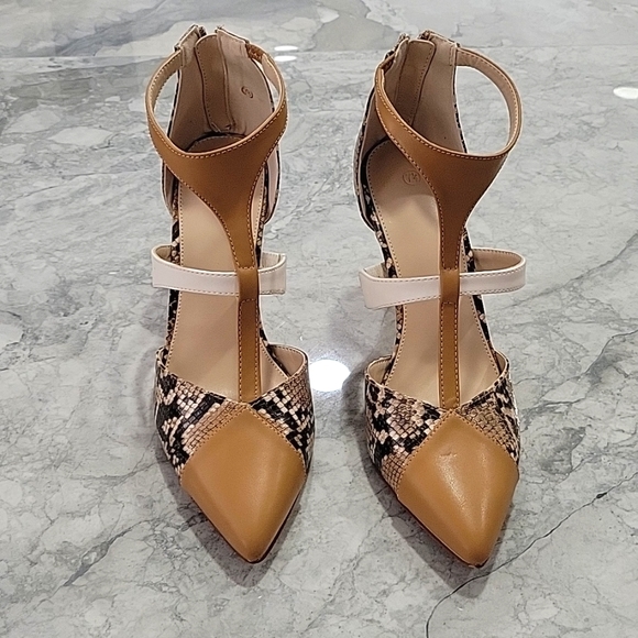 Women Stiletto Pumps with T-Strap and Pointed Toe - Picture 3 of 6